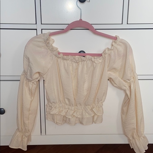 Tops - Off the shoulder rouched crop top